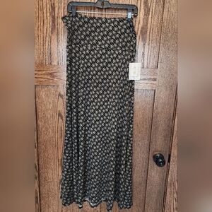 LuLaRoe Black Maxi Skirt with Beige Paisley Print